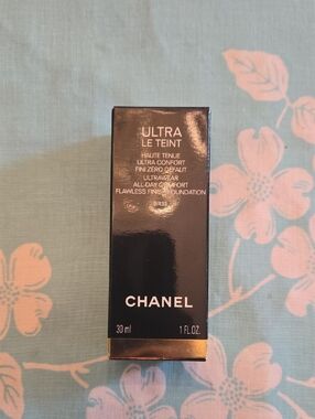 CHANEL Ultra Le Teint Flawless Finish Foundation